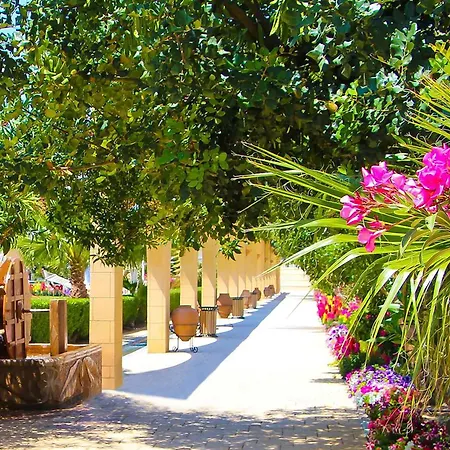 Spartacus In Caesar & Spa, Long *