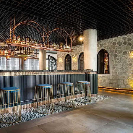 Spartacus In Caesar & Spa, Long Apartmán