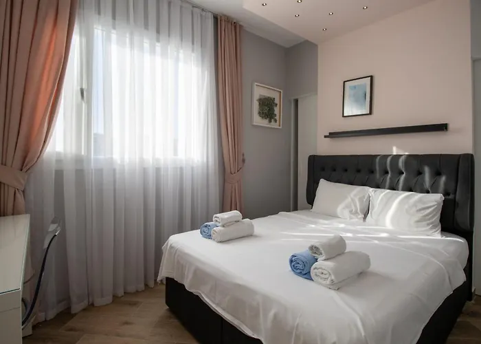 Spartacus In Caesar & Spa, Long