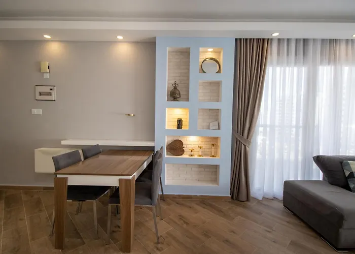 Spartacus In Caesar & Spa, Long Perivolia tou Trikomou